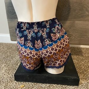 Pattern comfy shorts